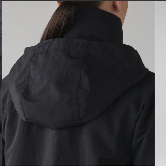 Lululemon Effortless Jacket
Black size 6 EUC - Picture 6 of 16